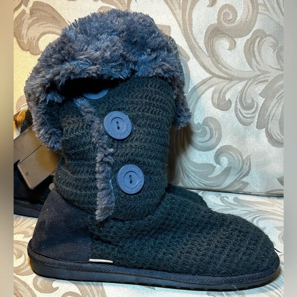 NWT Muk Luks Women’s 9 Black Knit Boots Faux Fur Winter Shoes Buttons